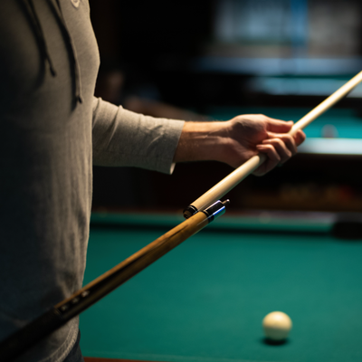 How to Hold a Pool Cue: A Step-by-Step Guide for Beginners