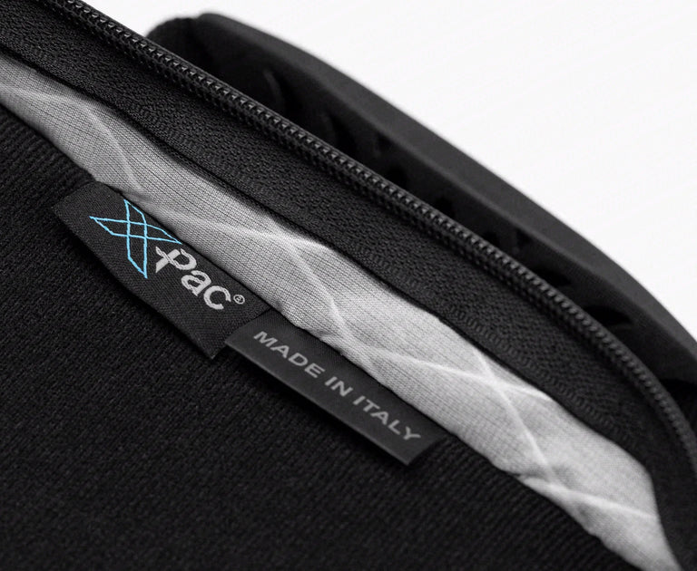 Becue Arax 4x8 Soft Butterfly Cue Case - Red